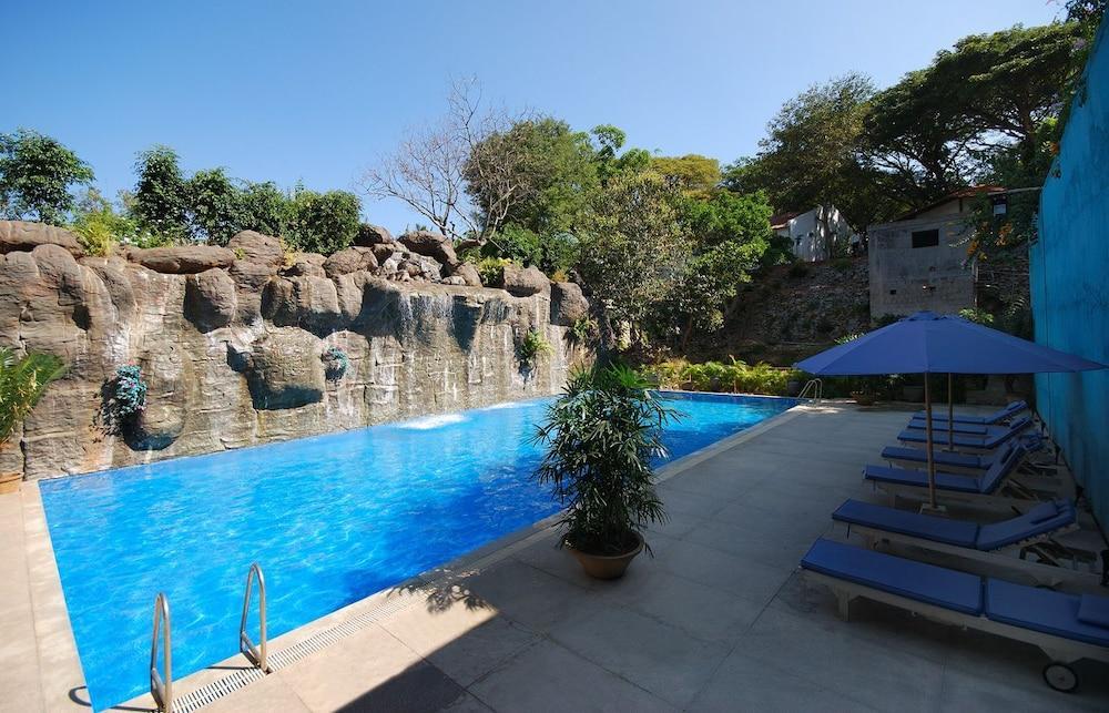 The Windflower Resort & Spa, Mysore Bagian luar foto