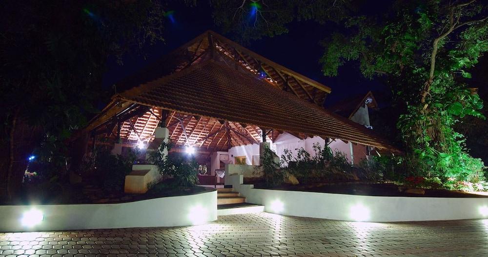 The Windflower Resort & Spa, Mysore Bagian luar foto